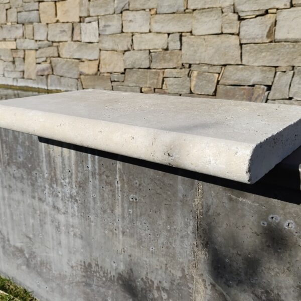 Margelle travertin 61x33x5 bord arrondi